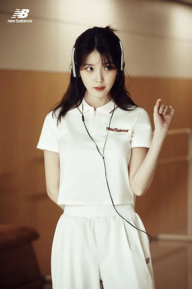 陈都灵和IU的绽放满足了少女的全部幻想九游会真人游戏第一品牌本周时髦大事｜(图30)